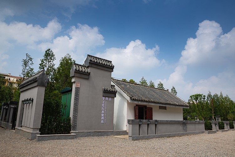 平舆县王堂分布式污水处理站.jpg