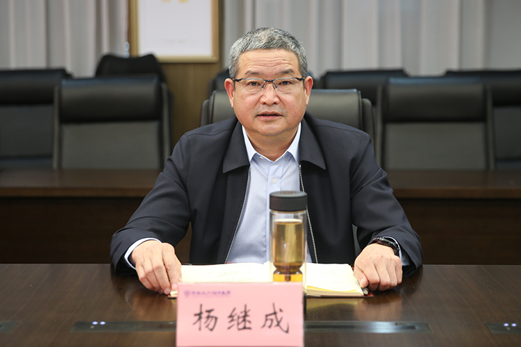 A08Y3783=.jpg