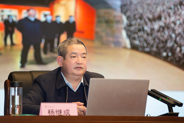 A08Y6320=.jpg