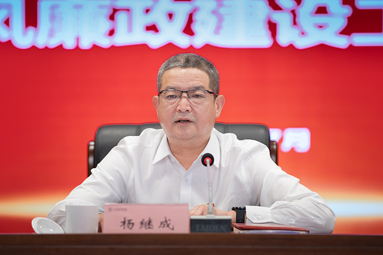 A47I8727修=.jpg